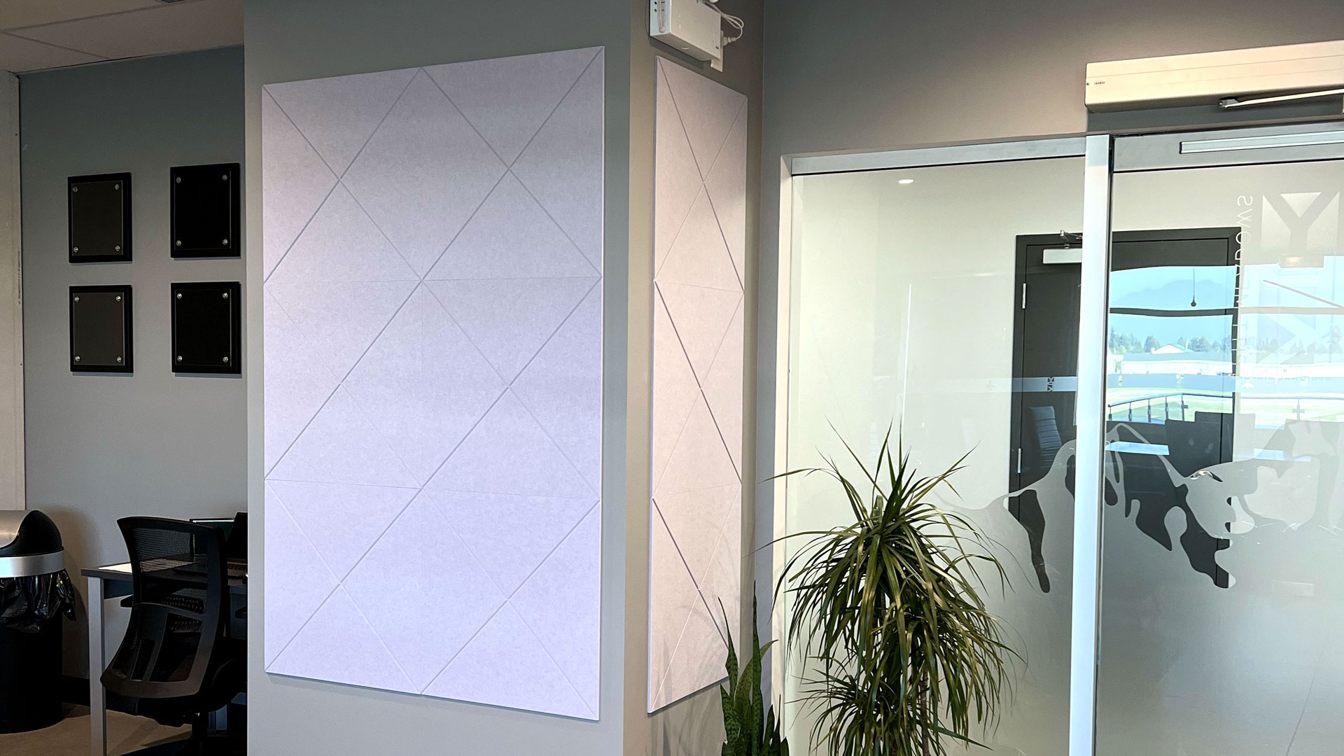 Etched-Wall-Tiles_Hush_YPK-Airport_02
