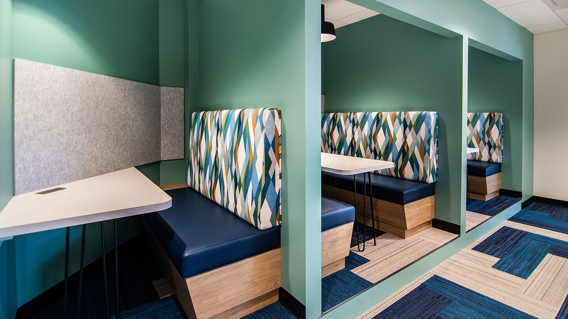 Acoustic-Panels_Hush_Mobius_02